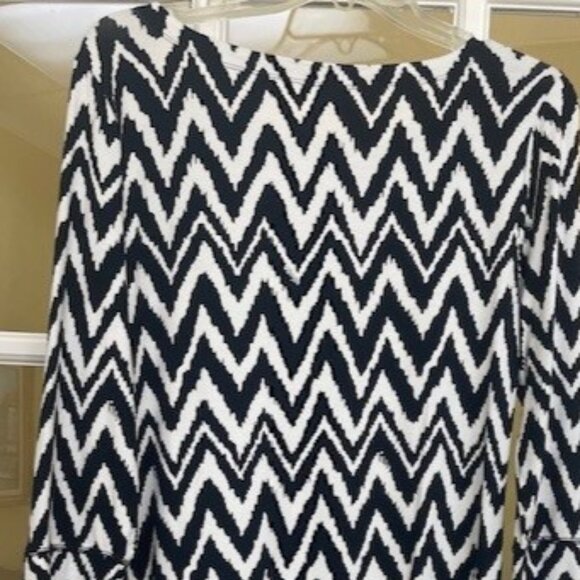 LILLY PULITZER SOPHIE DRESS IN BLACK GET YOUR CHEV ON PRINT - Picture 4 of 7